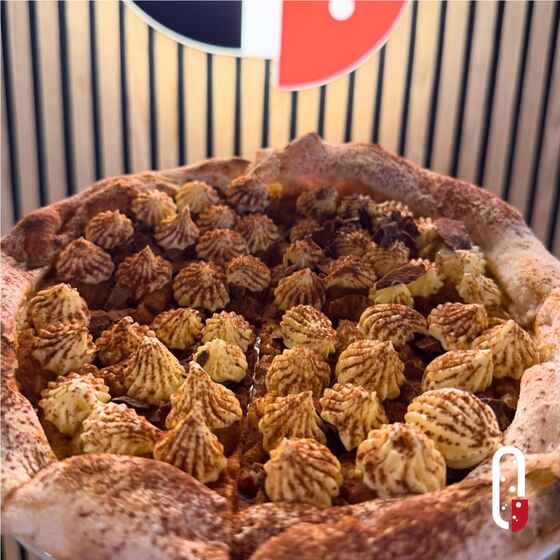 Pinsa dolce al tiramisù
