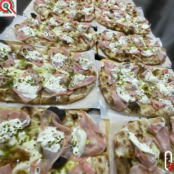 Pinsette gourmet con burrata e prosciutto