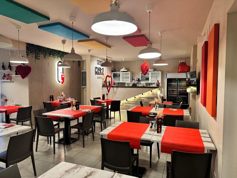 La sala di GiustoGusto allestita per San Valentino